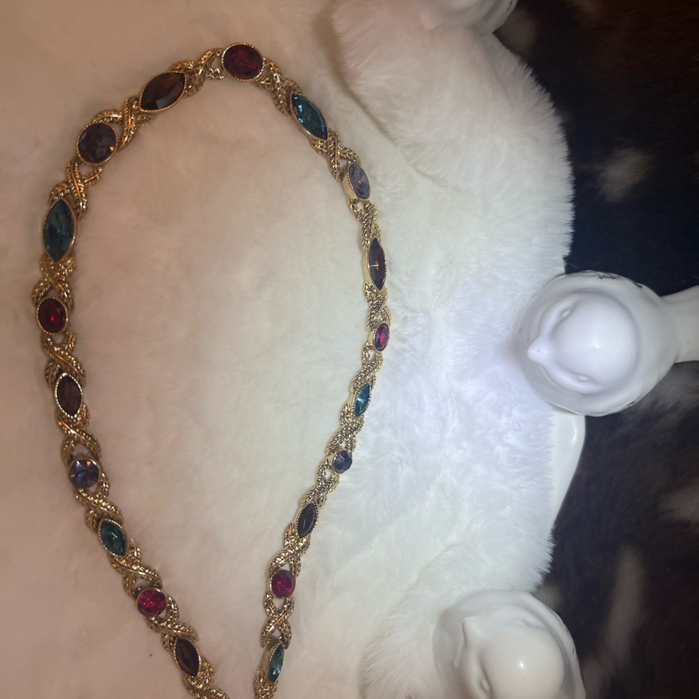 Gold tone and multicolor rhinestone leaf design necklace - Picture 2 of 12